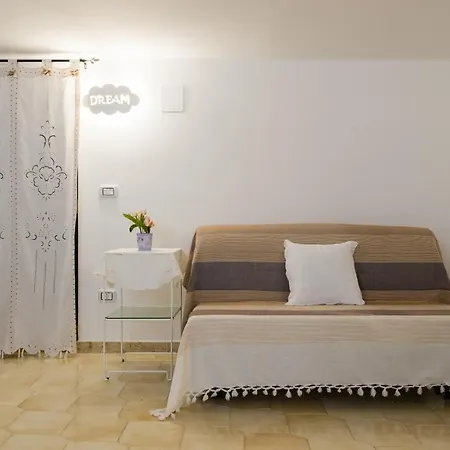 빌라 Marie Maison Salinola 오스투니